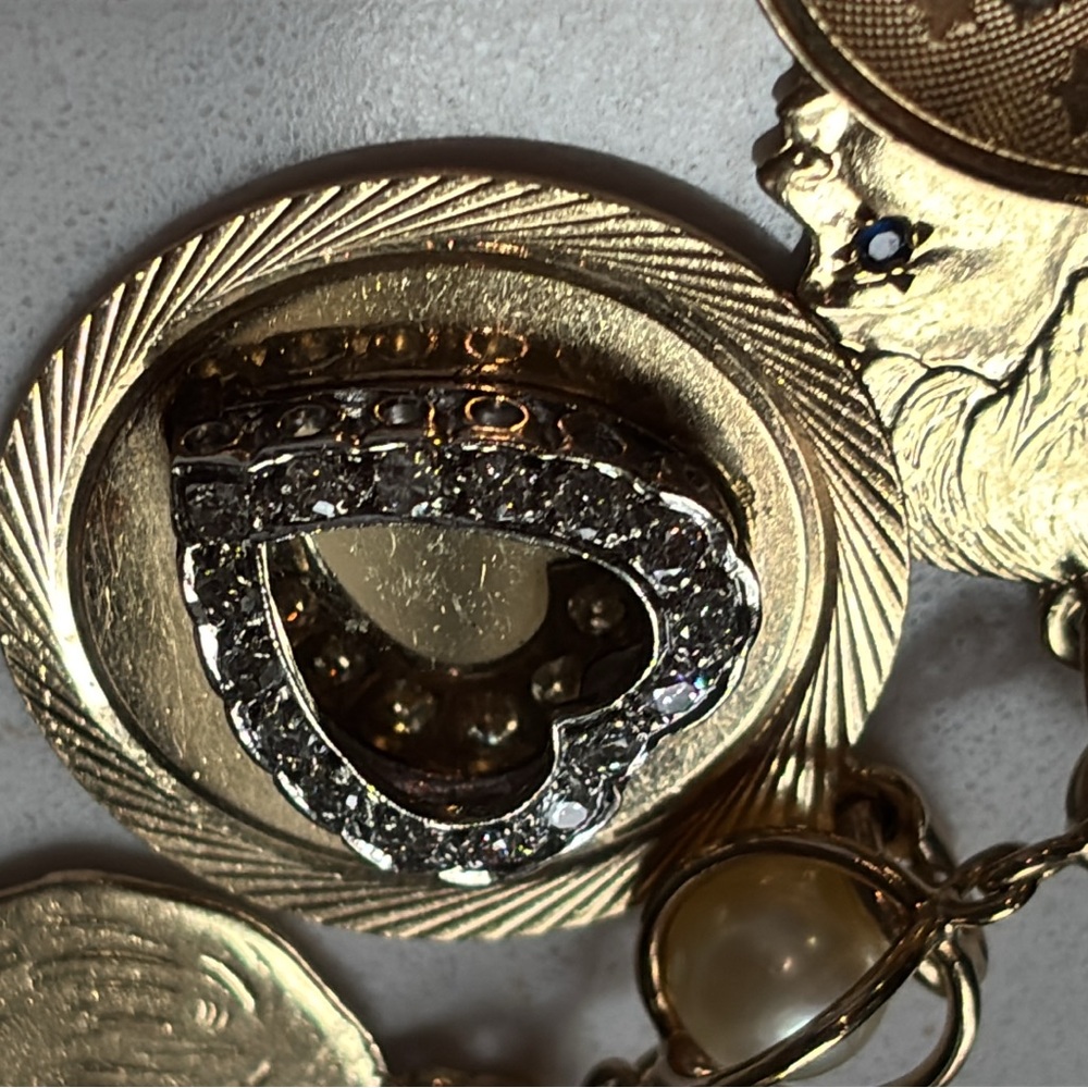 ✨NO LONGER AVAILABLE✨ 
Vintage Solid 14k Gold Charm Bracelet ( 63,4 GRAMS ) - Picture 9 of 17
